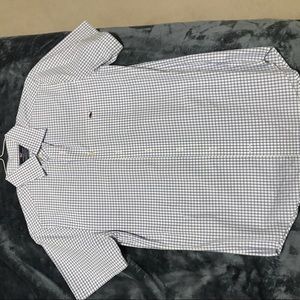 Vineyard vines short sleeve button down size SMALL
